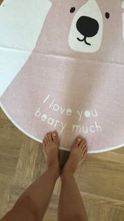 Emma Lovett feet photo thumbnail