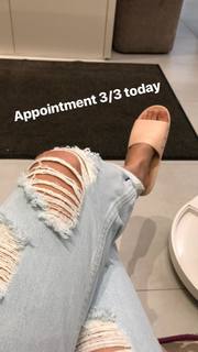 Emma Lovett feet photo thumbnail