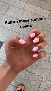 Emma Lovett feet photo thumbnail