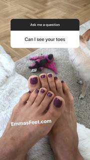 Emma Lovett feet photo thumbnail