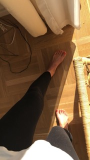 Emma Lovett feet photo thumbnail