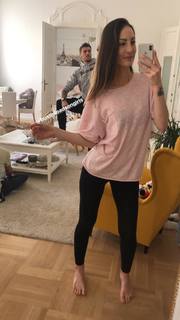 Emma Lovett feet photo thumbnail