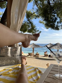 Emma Lovett feet photo thumbnail