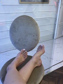 Emma Lovett feet photo thumbnail