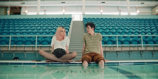 Emma Mackey feet photo thumbnail