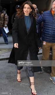Emma Mackey feet photo thumbnail