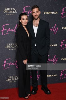 Emma Mackey feet photo thumbnail