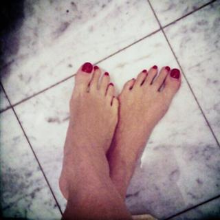 Emma Marrone feet photo thumbnail