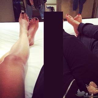 Emma Marrone feet photo thumbnail
