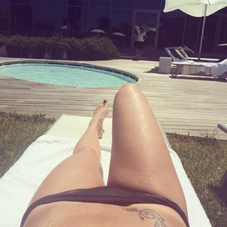 Emma Marrone feet photo thumbnail