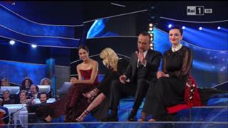 Emma Marrone feet photo thumbnail