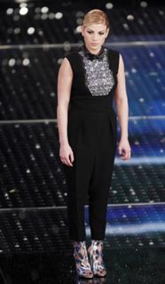 Emma Marrone feet photo thumbnail