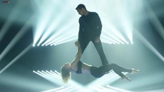 Emma Marrone feet photo thumbnail