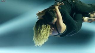 Emma Marrone feet photo thumbnail
