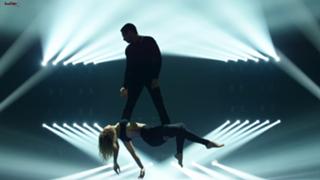 Emma Marrone feet photo thumbnail