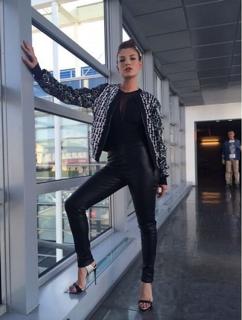 Emma Marrone feet photo thumbnail