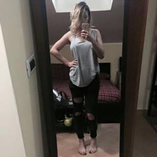 Emma Marrone feet photo thumbnail