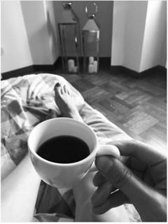 Emma Marrone feet photo thumbnail