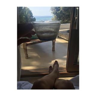 Emma Marrone feet photo thumbnail