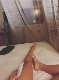 Emma Marrone feet photo thumbnail