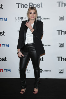 Emma Marrone feet photo thumbnail
