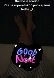 Emma Marrone feet photo thumbnail