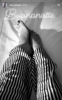 Emma Marrone feet photo thumbnail