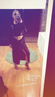 Emma Marrone feet photo thumbnail