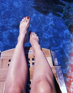 Emma Marrone feet photo thumbnail