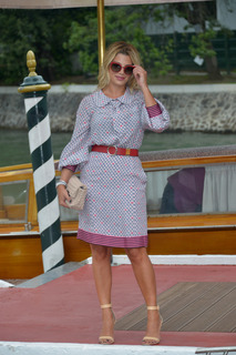 Emma Marrone feet photo thumbnail