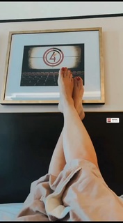 Emma Marrone feet photo thumbnail