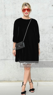 Emma Marrone feet photo thumbnail