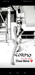Emma Marrone feet photo thumbnail