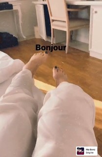 Emma Marrone feet photo thumbnail