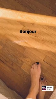 Emma Marrone feet photo thumbnail