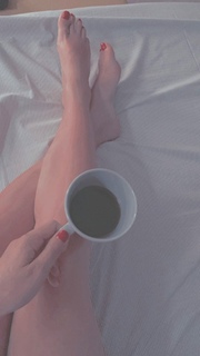 Emma Marrone feet photo thumbnail