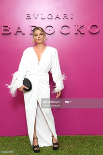 Emma Marrone feet photo thumbnail