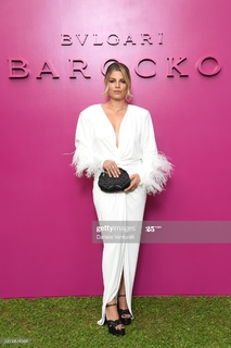 Emma Marrone feet photo thumbnail