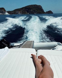 Emma Marrone feet photo thumbnail