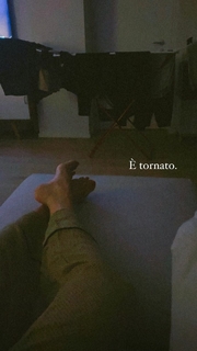 Emma Marrone feet photo thumbnail