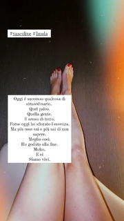 Emma Marrone feet photo thumbnail