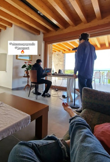 Emma Marrone feet photo thumbnail