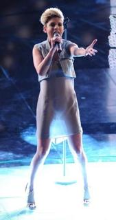 Emma Marrone feet photo thumbnail
