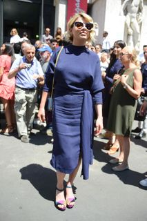 Emma Marrone feet photo thumbnail