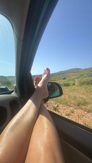 Emma Marrone feet photo 4