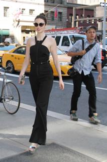 Emma Miller feet photo 8