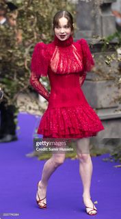 Emma Myers feet photo thumbnail