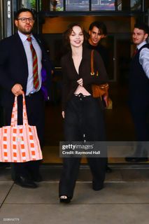 Emma Myers feet photo thumbnail