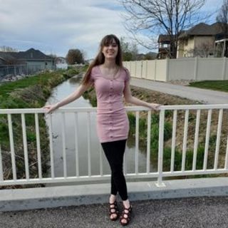 Emma Pierson feet photo 1