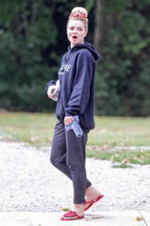 Emma Rigby feet photo thumbnail